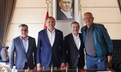 Başkan Ataç Ayvalık Belediye Başkanı Ergin ile bir araya geldi