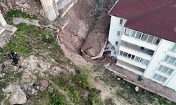 Nevşehir’de çöken istinat duvarı evlerin içine girdi: 10 ev tahliye edildi