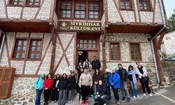 ÇYDD Eskişehirli gençlere Sivrihisar'ı gezdirdi