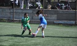 U 15 kızlarda mücadeleye devam