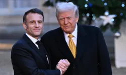 Trump, Versay Sarayı'nda Macron ile bir araya geldi
