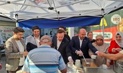 AK Parti Tepebaşı'ndan vatandaşlara aşure ikramı
