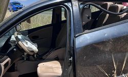 Feci kaza: Otomobil şarampole devrildi
