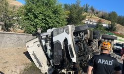 Tır ile otomobil çarpıştı: 4 yaralı