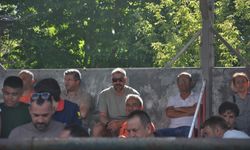 Gargili maçı yakından izledi