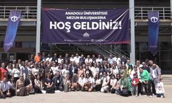 Bir araya gelen Anadolu Üniversitesi mezunları hasret giderdi