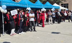 Eskişehir Atatürk Meslek Lisesi öğrencileri mezuniyet sevinci yaşadı