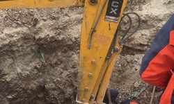Baba ve oğlu göçük altında kaldı: 2 yaralı
