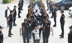 Masaj salonlarında fuhuş yaptırılan 26 kadın kurtarıldı, 7 kişi tutuklandı