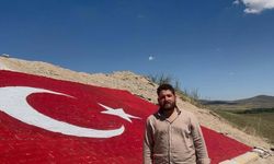 Eskişehirli gençler Milli Takıma destek için dağa Türk Bayrağı nakşetti