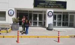 Eskişehir'de farklı tarihlerde 3 evi soymuşlardı: Milyonluk vurgun yapan 2 kadın şüpheli tutuklandı!