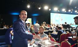 Eskişehir AK Parti Milletvekili Nebi Hatipoğlu, Uğur İbrahim Altay’ı tebrik etti