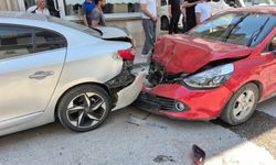 Eskişehir’de alkollü ve ehliyetsiz sürücü dehşet saçtı: 5 araca çarptı, rekor ceza aldı!