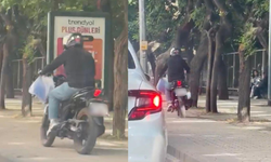 Eskişehir’de motosiklet sürücüsünden tehlikeli manevra: Kaldırımı yol yaptı