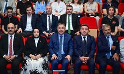 Vali Yılmaz: "Gençlerin sesi bilimle yükseliyor