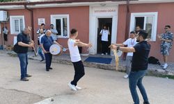 Çiftetelliyle kutladılar