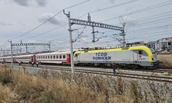 Yolcu treni raydan çıktı