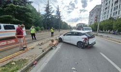 Eskişehir'de feci kaza: Anne ve 4 yaşındaki kızı yaralandı