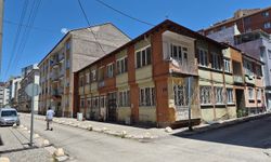 Bulunduğu sokağa renk katan 'Sevgililer ve Aşıklar Parkı' artık yok