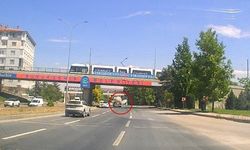 Eskişehir'de tehlikeli anlar! Tankerin lastiği seyir halindeyken patladı