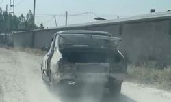 Eskişehir'de görenleri şaşkına çeviren araç: Gövdesi dökülüyor ama hâlâ yolda