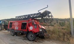 Eskişehir'de yangından dönen itfaiye aracı eve çarptı: 3 itfaiye eri yaralandı