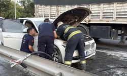 Eskişehir'de servisten 10 dakika önce alınan otomobil alevlere teslim oldu