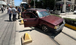 Eskişehir'de tramvay hattındaki kaza seferleri aksattı