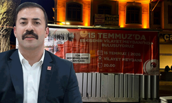 Talat Yalaz'dan 15 Temmuz pankartı tepkisi: "Valiliğin pankartını neden AK Partililer asıyor?"