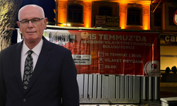 Kazım Kurt'tan 15 Temmuz pankartı tartışmasına yanıt: "Güvenlik görevlileri görevini yaptı"