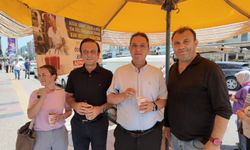 Konak Meydanı’nda Gazeteciler İçin Anlamlı İkram