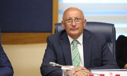 Çakırözer: Suriye'ye hastane yapıyoruz, kendi sağlık tesislerimizi satıyoruz