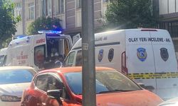 Bir kişi evinde boğazı kesilmiş halde ölü bulundu