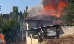Kütahya'da ev yangını: Tek katlı ev küle döndü