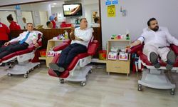 MHP Eskişehir İl Teşkilatı'ndan Kızılay'a ziyaret ve kan bağışı
