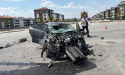 Eskişehir’de otomobil tuğla yüklü tırla çarpıştı: 1 yaralı