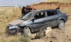 Eskişehir’de kontrolden çıkan otomobil toprak alana savruldu