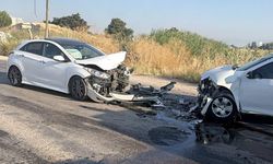 Eskişehir'de iki otomobil kafa kafaya çarpıştı: Araçlar hurdaya döndü