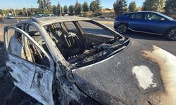 Eskişehir Çevre Yolu'nda otomobil alevlere teslim oldu: 3 yaralı