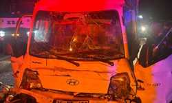 Eskişehir yolunda otobüs ile kamyonet çarpıştı: 1 ölü