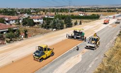 Büyükşehir, 100. Yıl Bulvarı’nda asfalt çalışmasını sürdürüyor