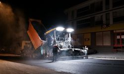 Eskişehir’de gece mesaisi! Büyükşehir’den ulaşım için asfalt çalışması