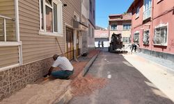 Eskişehir'de 5 mahallede kaldırım ve asfalt çalışması başladı