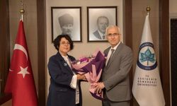 ESOGÜ’de rektörlük görevi Emine Gümüşsoy’a devredildi