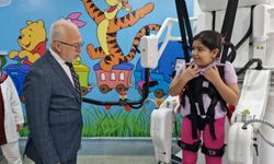 İl Sağlık Müdürü Bildirici, Pediatrik Rehabilitasyon Birimi'ni ziyaret etti