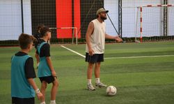 Uzman antrenörler eğitim veriyor
