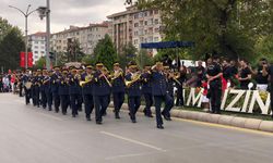Eskişehir’de 30 Ağustos Zafer Bayramı’nda resmi geçit töreni düzenlendi