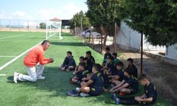 Tecrübelerini aktarıyor