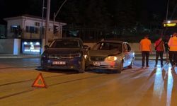Eskişehir'de iki otomobil çarpıştı: 2 yaralı