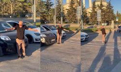 Eskişehir’de ilginç anlar: Trafiği rahatlatmak için sürücülerin arasına girdi